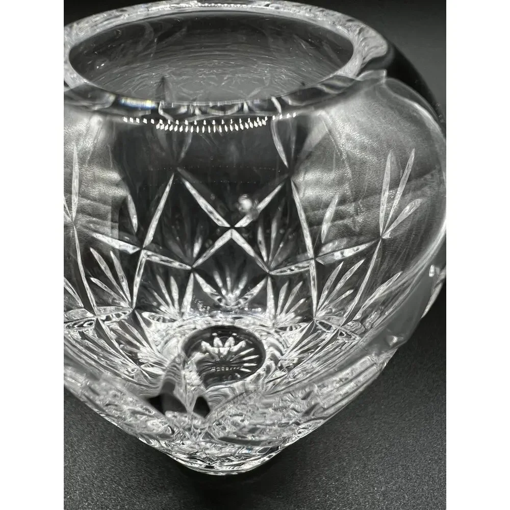 Tiffany & Co Sybil Diamond Cut Crystal Bud Vase 4.25” Tall